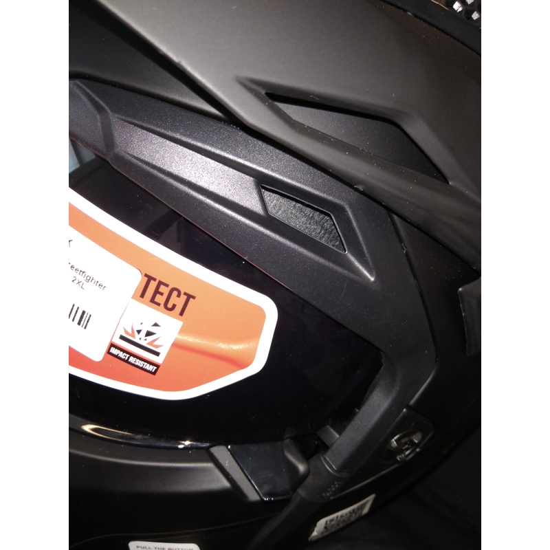 Prilba na motocykel MT Streetfighter SV Solid čierna matná - II. akosť