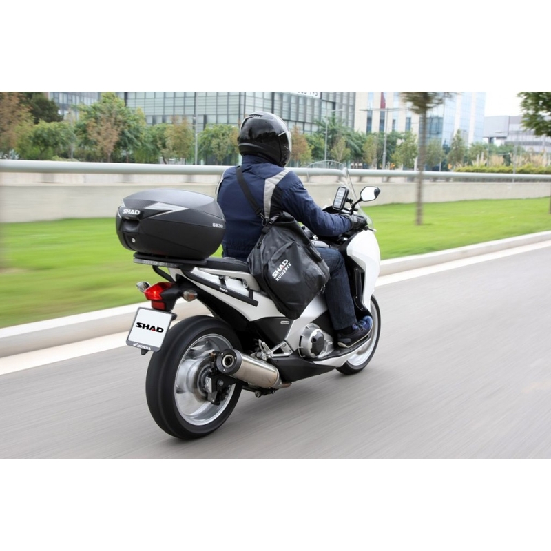 Vrchný kufor na motorku SHAD SH39 Karbón - II. akosť