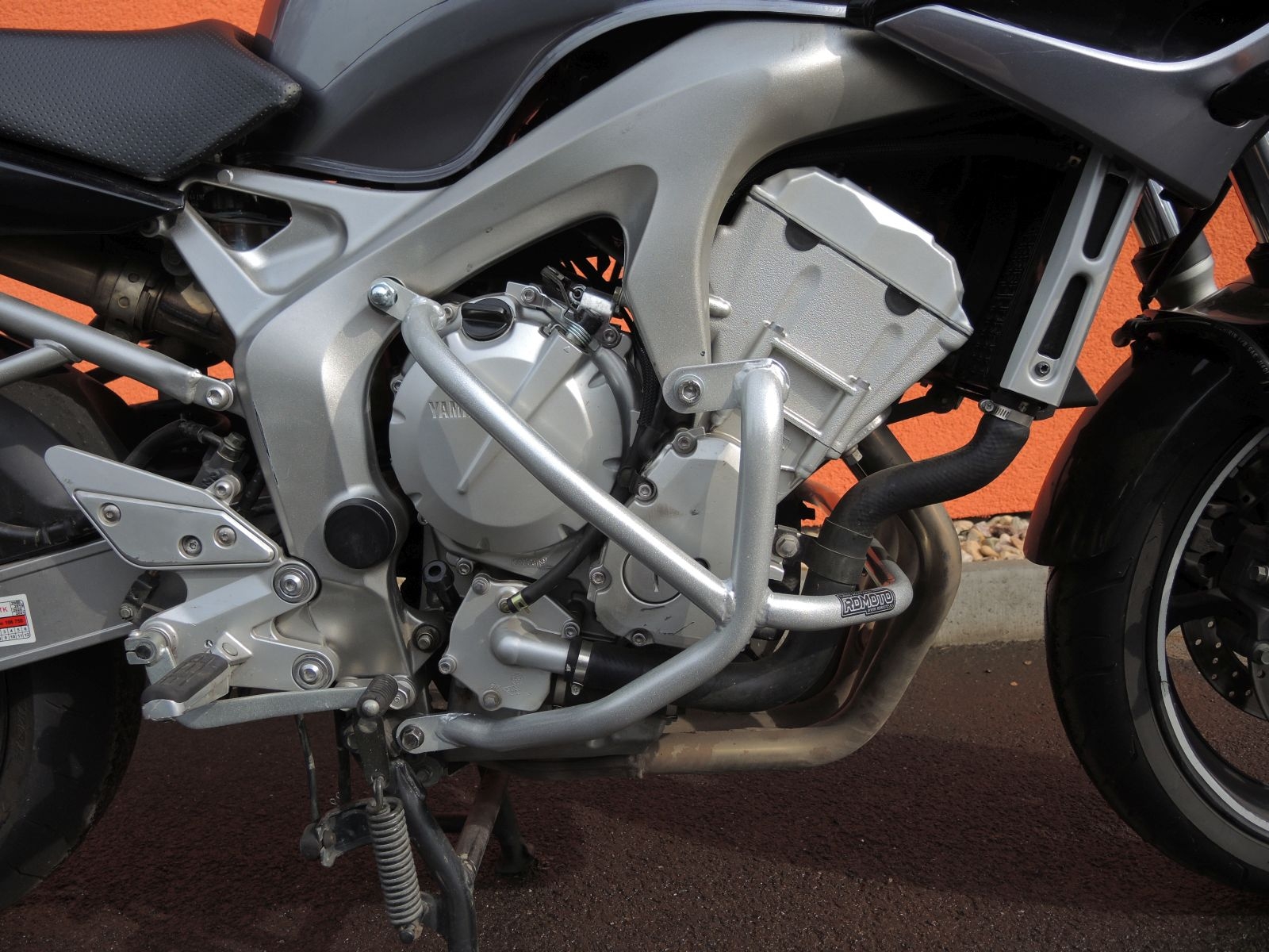 ochrana  motoru RDMOTO CF76S strieborná