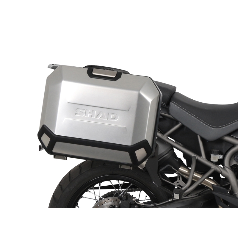 Kompletná sada bočných čiernych hliníkových kufrov SHAD TERRA BLACK , 36/47 l litrov, vrátane montážnej sady SHAD TRIUMPH Tiger 800