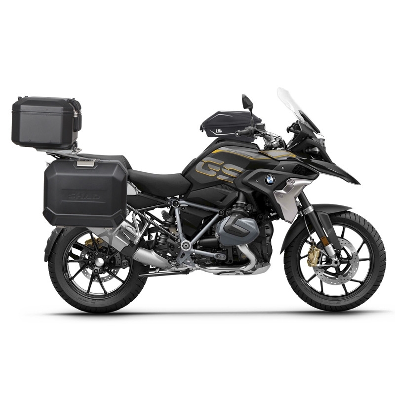 Kompletná sada čiernych hliníkových kufrov SHAD TERRA BLACK , 37 litrov vrchný kufor, 36/47 litrov bočné kufre, vrátane montážnej sady a platni SHAD R 1200 GS Adventure/ R 1250 GS Adventure