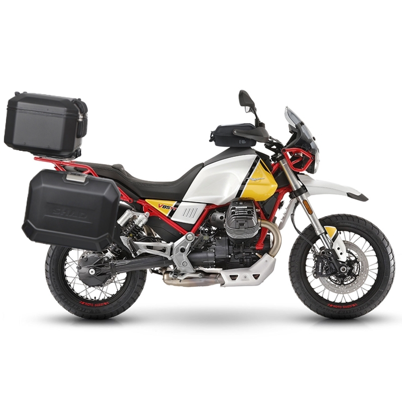Kompletná sada čiernych hliníkových kufrov SHAD TERRA BLACK , 48 litrov vrchný kufor, 36/47 litrov bočné kufre, vrátane montážnej sady a platni SHAD MOTO GUZZI V 85 TT