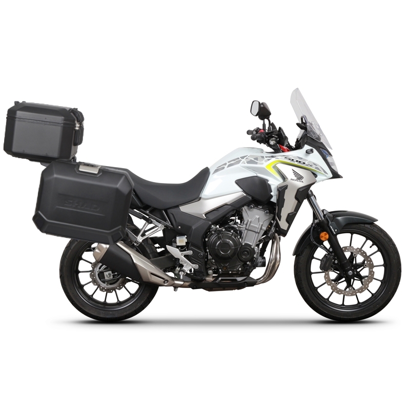 Kompletná sada čiernych hliníkových kufrov SHAD TERRA BLACK , 48 litrov vrchný kufor, 47/47 litrov bočné kufre, vrátane montážnej sady a platni SHAD HONDA CB 500 X