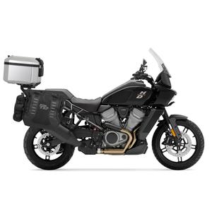 Kompletná sada sedlových brašní SHAD TERRA TR40 adventure a hliníkového kufra SHAD TERRA 55L vrátane montážnej sady SHAD Harley Davidson Pan America 1250