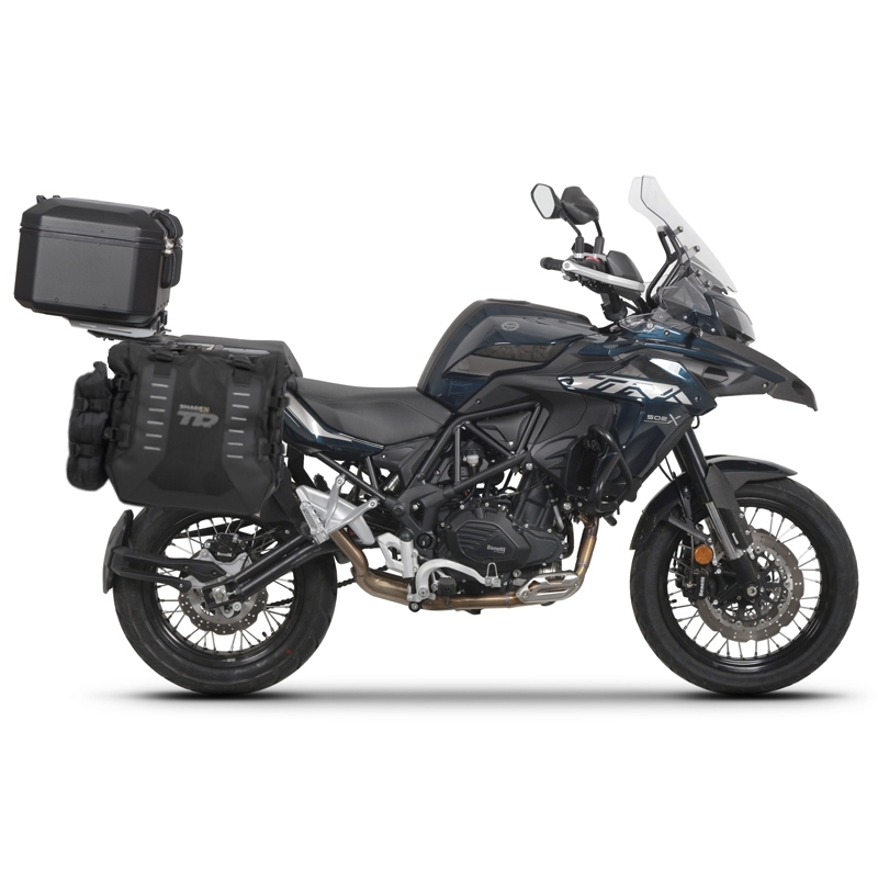 Kompletná sada sedlových brašní SHAD TERRA TR40 adventure a hliníkového vrchného kufra SHAD TERRA BLACK 48L vrátane montážnej sady SHAD Benelli TRK 502 X