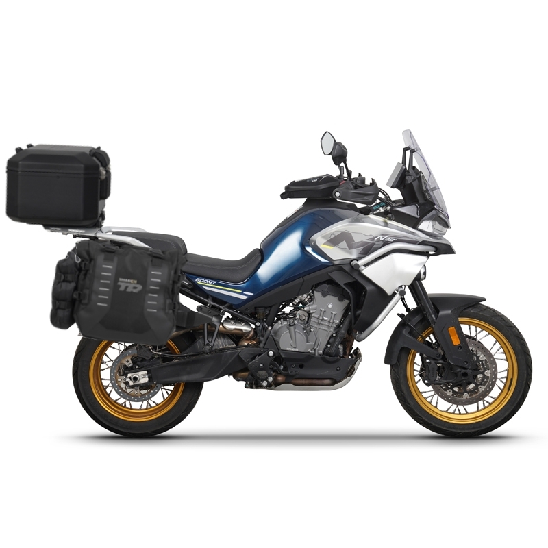 Kompletná sada sedlových brašní SHAD TERRA TR40 adventure a hliníkového vrchného kufra SHAD TERRA BLACK 48L vrátane montážnej sady SHAD CF Moto 800MT