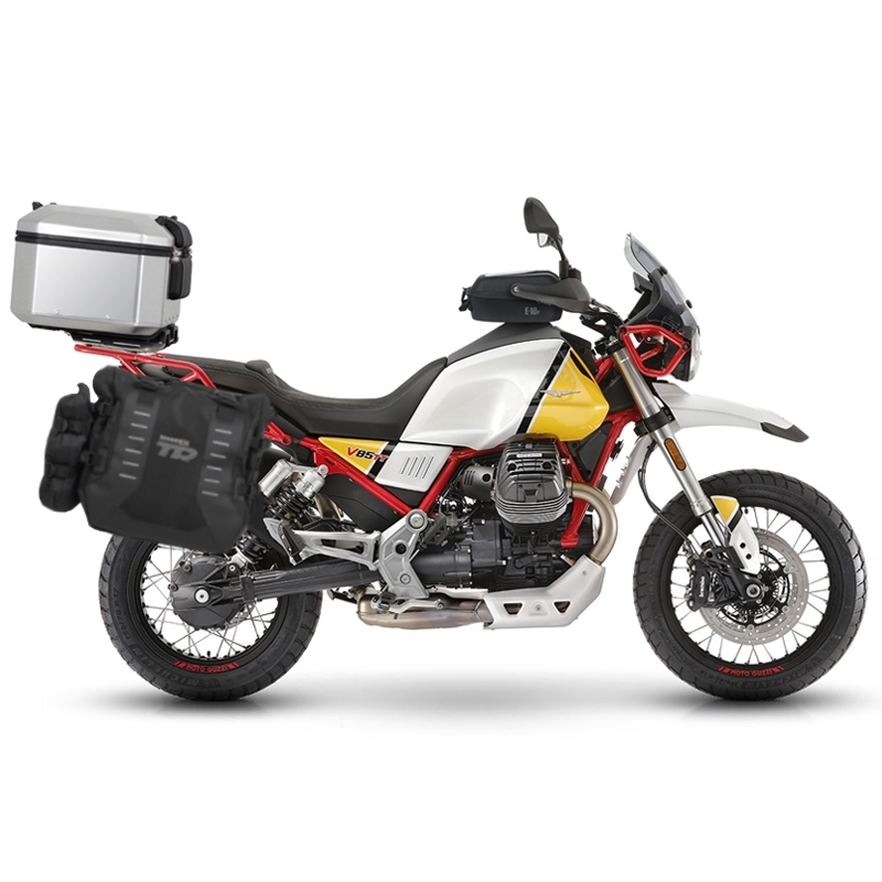 Kompletná sada sedlových brašní SHAD TERRA TR40 adventure a hliníkového kufra SHAD TERRA 55L vrátane montážnej sady SHAD MOTO GUZZI V 85 TT
