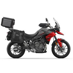 Kompletná sada sedlových brašní SHAD TERRA TR40 adventure a hliníkového kufra SHAD TERRA BLACK 55L, vrátane montážnej sady SHAD TRIUMPH Tiger 900