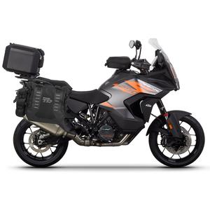Kompletná sada sedlových brašní SHAD TERRA TR40 adventure a hliníkového kufra SHAD TERRA BLACK 55L, vrátane montážnej sady SHAD KTM Super Adventure 1290 (R, S)