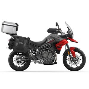 Kompletná sada sedlových brašní SHAD TERRA TR40 adventure a hliníkového kufra SHAD TERRA 55L vrátane montážnej sady SHAD TRIUMPH Tiger 900