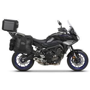 Kompletná sada sedlových brašní SHAD TERRA TR40 adventure a hliníkového vrchného kufra SHAD TERRA BLACK 48L vrátane montážnej sady SHAD YAMAHA MT-09 Tracer / Tracer 900