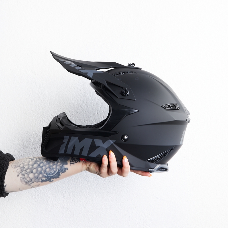 Motokrosová prilba iMX FMX-02 čierná matná
