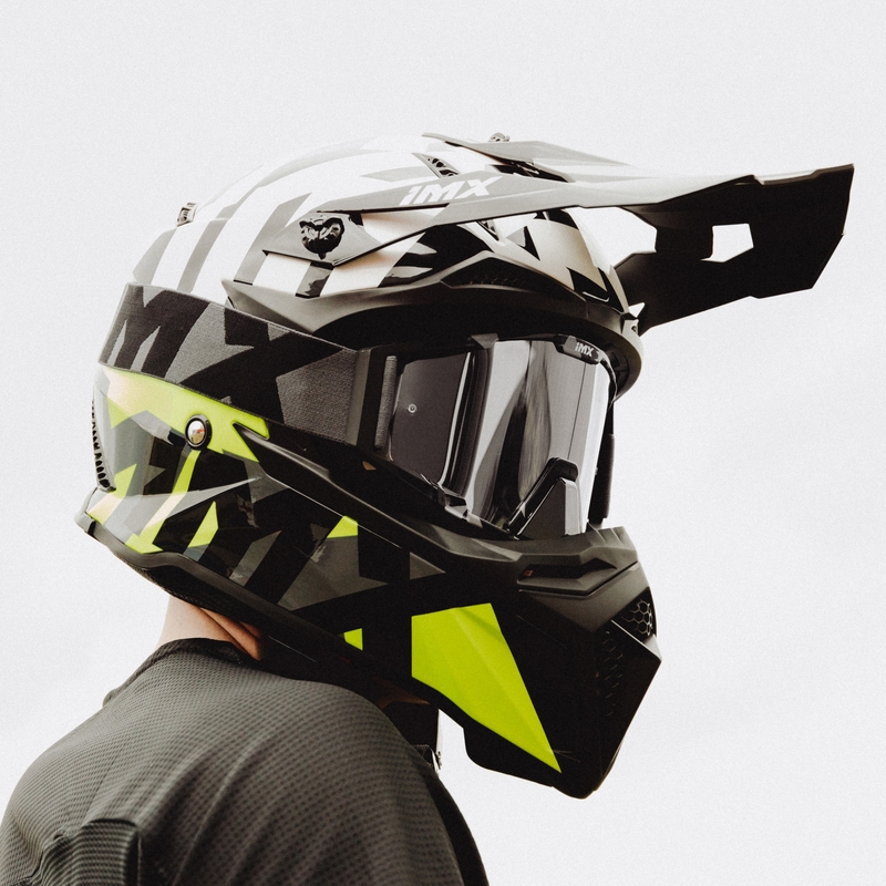 Motokrosová prilba iMX FMX-02 čierno-bielo-fluo žltá