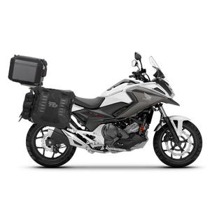 Kompletná sada sedlových brašní SHAD TERRA TR40 adventure a hliníkového kufra SHAD TERRA BLACK 55L, vrátane montážnej sady SHAD HONDA NC 750 X