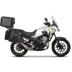 Kompletná sada sedlových brašní SHAD TERRA TR40 adventure a hliníkového kufra SHAD TERRA BLACK 55L, vrátane montážnej sady SHAD HONDA CB 500 X