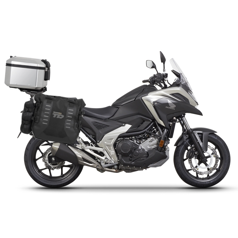 Kompletná sada sedlových brašní SHAD TERRA TR40 adventure a hliníkového kufra SHAD TERRA 37L vrátane montážnej sady SHAD HONDA NX 750 X 2021-