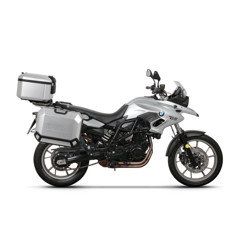 Kompletná sada hliníkových kufrov SHAD TERRA, 55L vrchný kufor + 36L / 47L bočné kufre, vrátane montážnej sady a dosky SHAD BMW F 650 GS / F 700 GS/ F 800 GS (2008 - 2018)