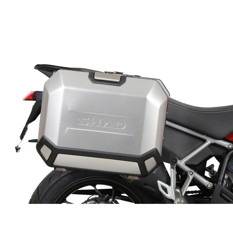 Kompletná sada bočných čiernych hliníkových kufrov SHAD TERRA BLACK , 36/47 l litrov, vrátane montážnej sady SHAD TRIUMPH Tiger 900