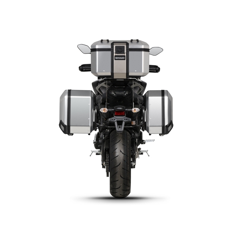 Kompletná sada čiernych hliníkových kufrov SHAD TERRA BLACK , 37 litrov vrchný kufor, 36/47 litrov bočné kufre, vrátane montážnej sady a platni SHAD YAMAHA MT-09 Tracer / Tracer 900
