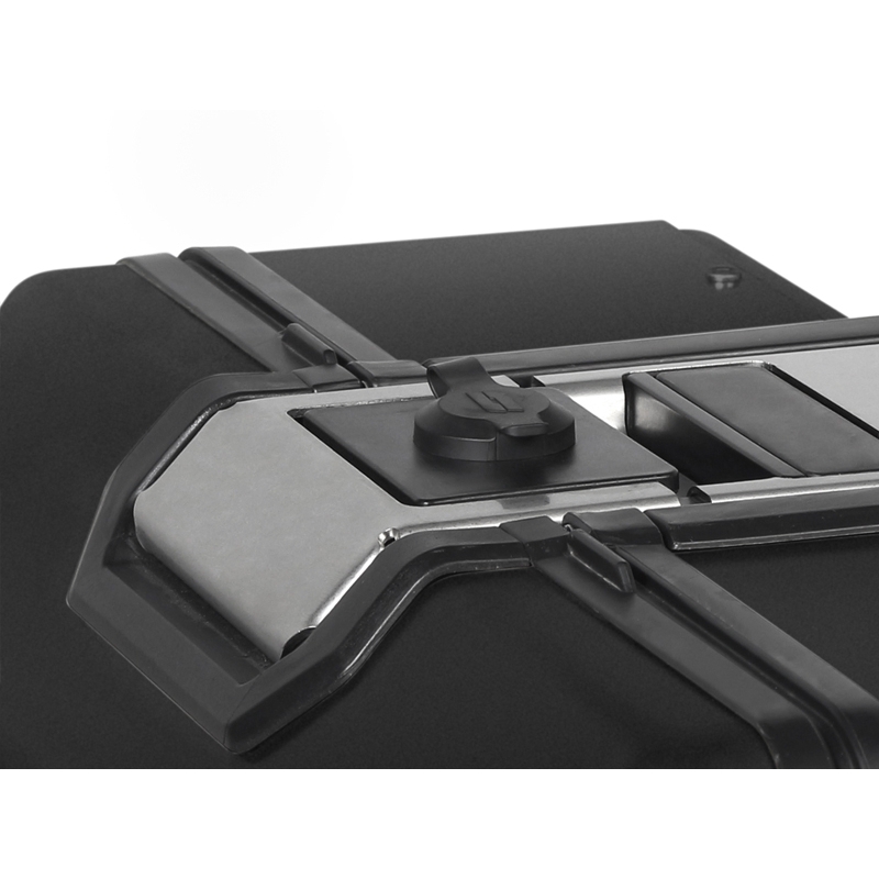 Kompletná sada čiernych hliníkových kufrov SHAD TERRA BLACK , 37 litrov vrchný kufor, 47L/47 litrov bočné kufre, vrátane montážnej sady a platni SHAD HONDA NC 750 X
