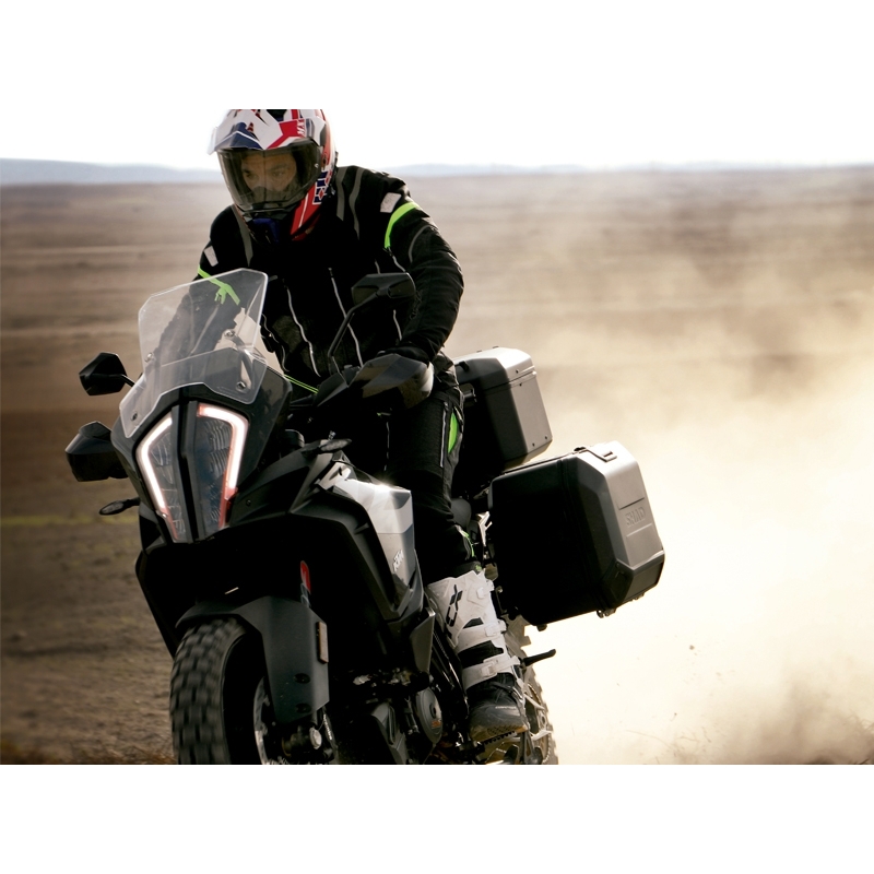 Kompletná sada čiernych hliníkových kufrov SHAD TERRA BLACK , 37 litrov vrchný kufor, 47L/47 litrov bočné kufre, vrátane montážnej sady a platni SHAD HONDA NC 750 X