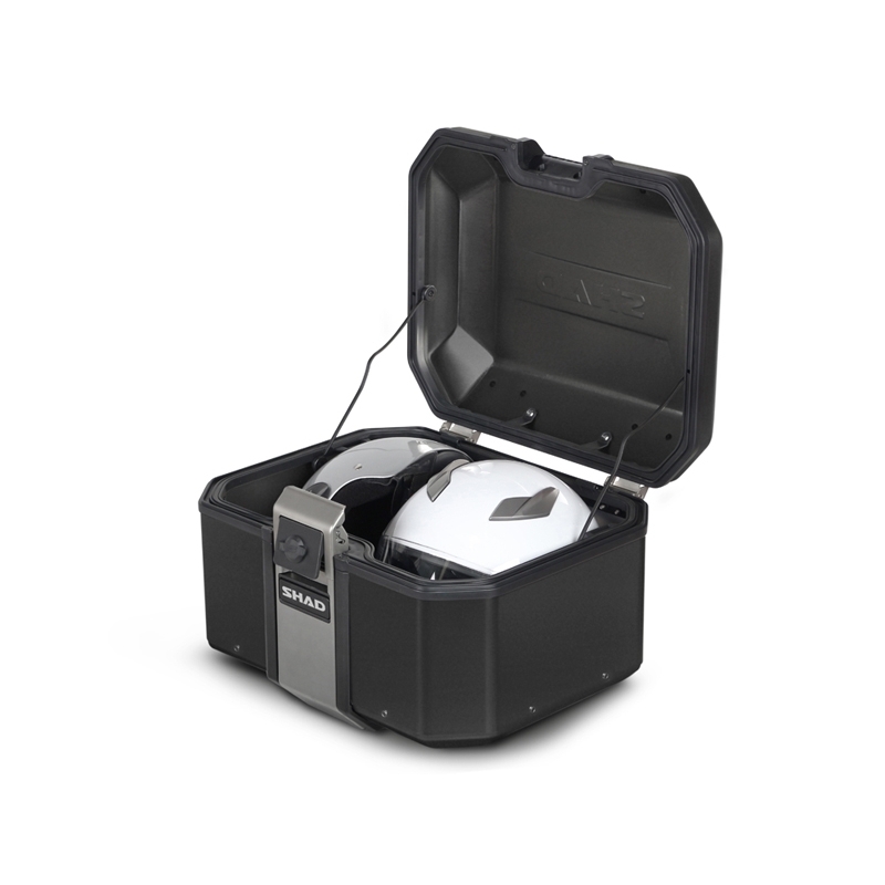 Kompletná sada čiernych hliníkových kufrov SHAD TERRA BLACK , 48 litrov vrchný kufor, 36/36 litrov bočné kufre, vrátane montážnej sady a platni SHAD HONDA NC 750 X