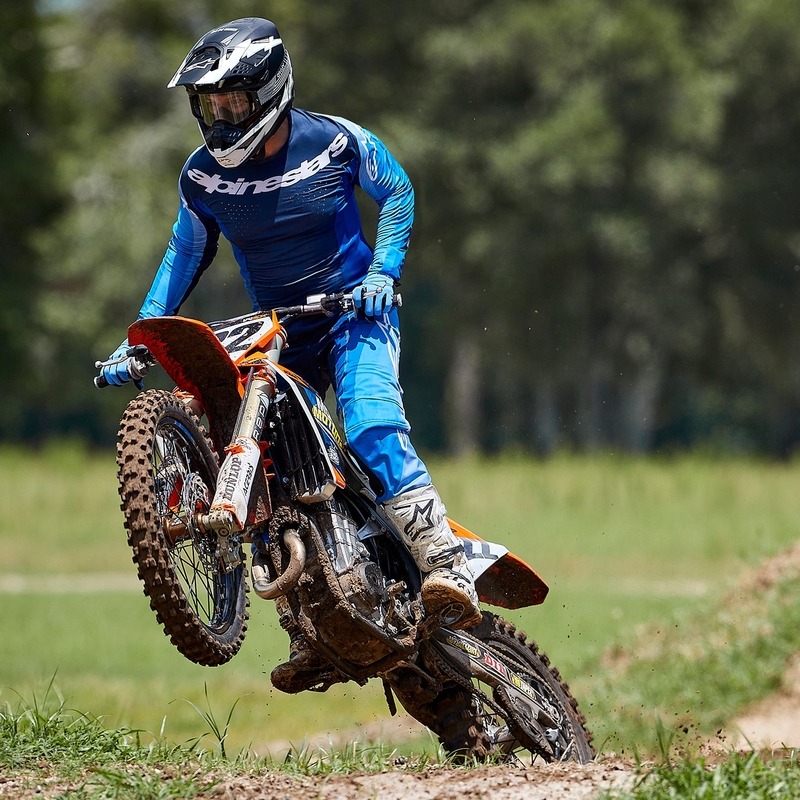 Motokrosová prilba Alpinestars Supertech S-M10 Ampress matná čierno-biela