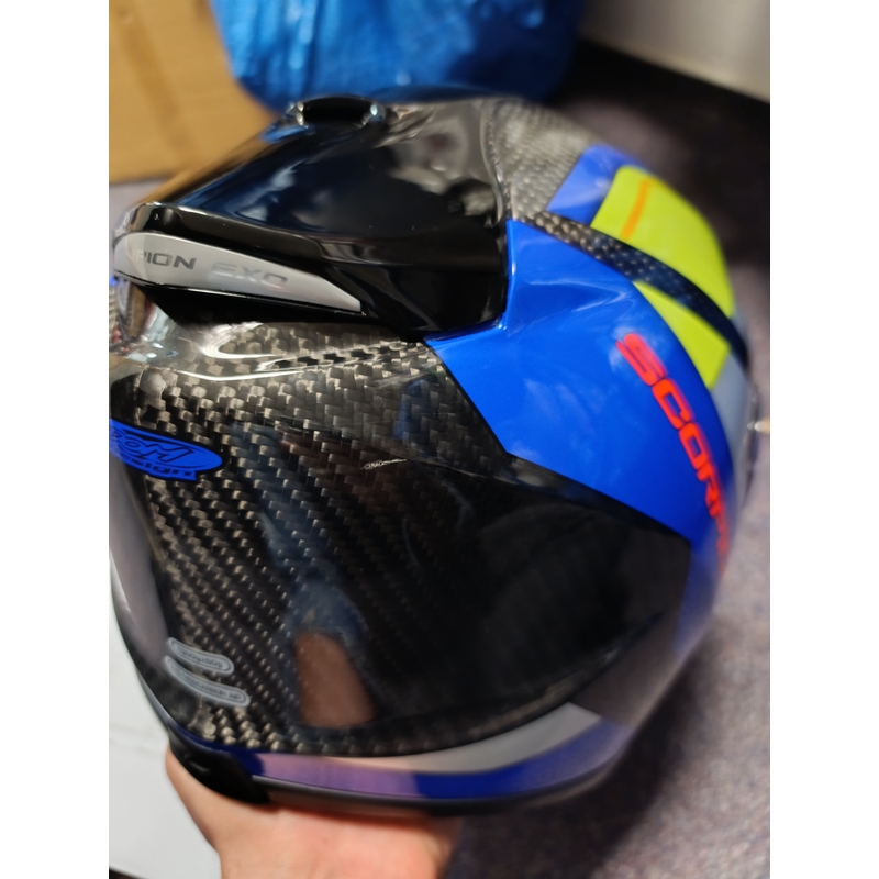 Integrálna prilba na motorku Scorpion Exo-1400 Carbon Air Legione modro-fluo žltá - II. akosť