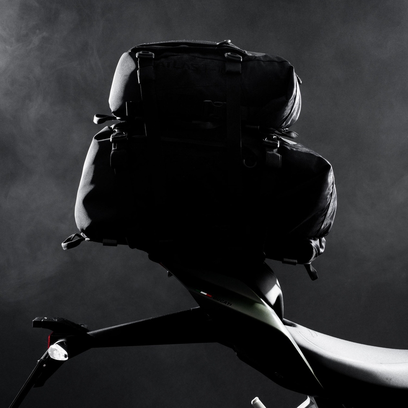 Moto taška na sedadlo spolujazdca Oxford Atlas T-20 Advanced Tourpack 20 l čierna