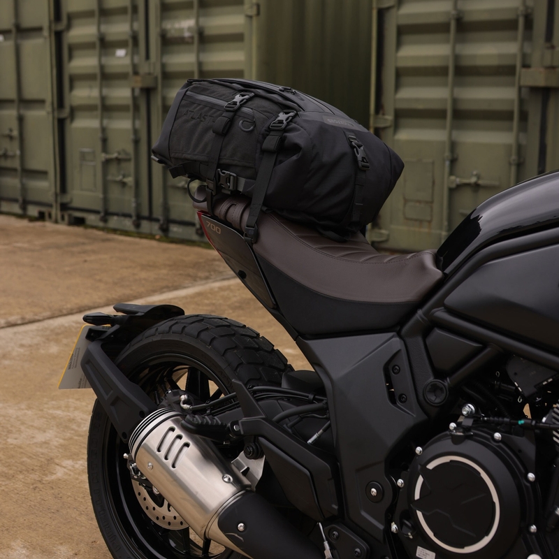 Moto taška na sedadlo spolujazdca Oxford Atlas T-20 Advanced Tourpack 20 l šedá