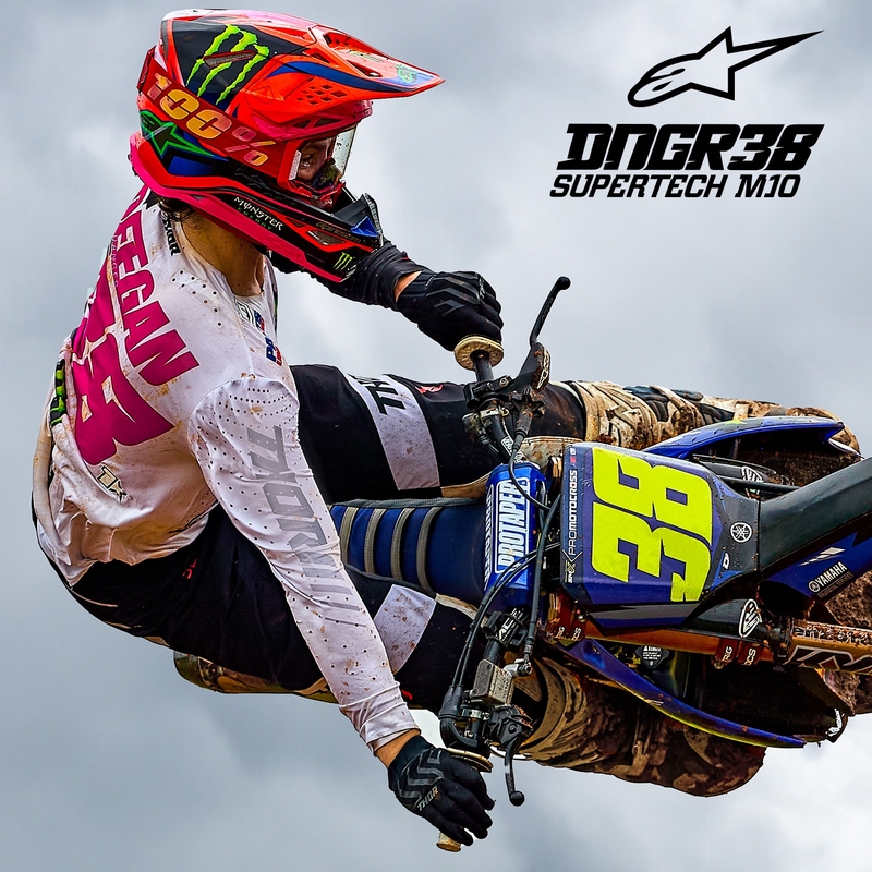 Motokrosová prilba Alpinestars Supertech S-M10 edícia HAIDEN DEEGAN fluo oranžovo-fialovo-ružovo-zelená