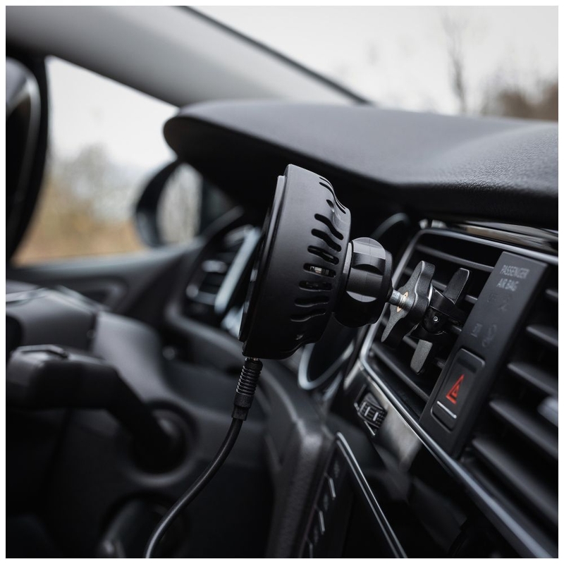 Držiak s bezdrôtovým nabíjaním a aktívnym chladením FIXED MagCool s uchytením MagSafe čierny 15W