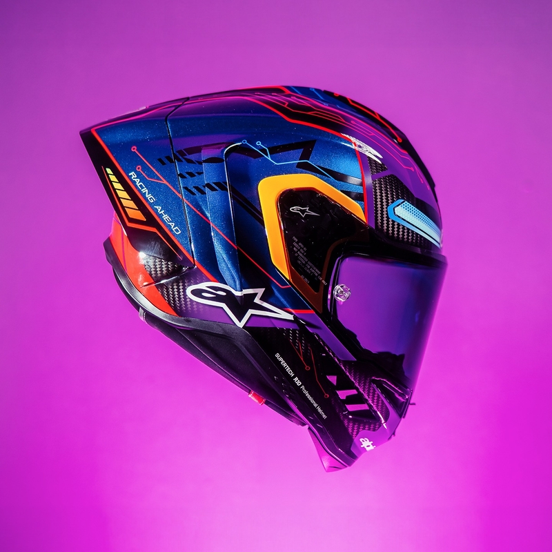 Integrálna prilba na motorku Alpinestars Supertech R-10 limitovaná edícia Martinator Jorge Martin modro-fialovo-červeno-žltá