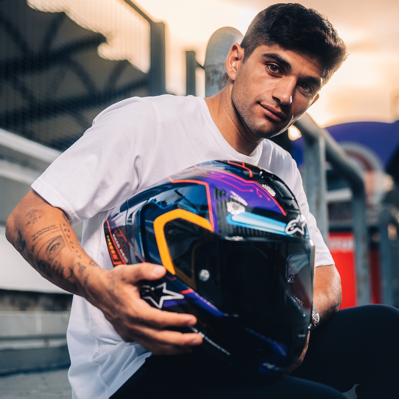 Integrálna prilba na motorku Alpinestars Supertech R-10 limitovaná edícia Martinator Jorge Martin modro-fialovo-červeno-žltá