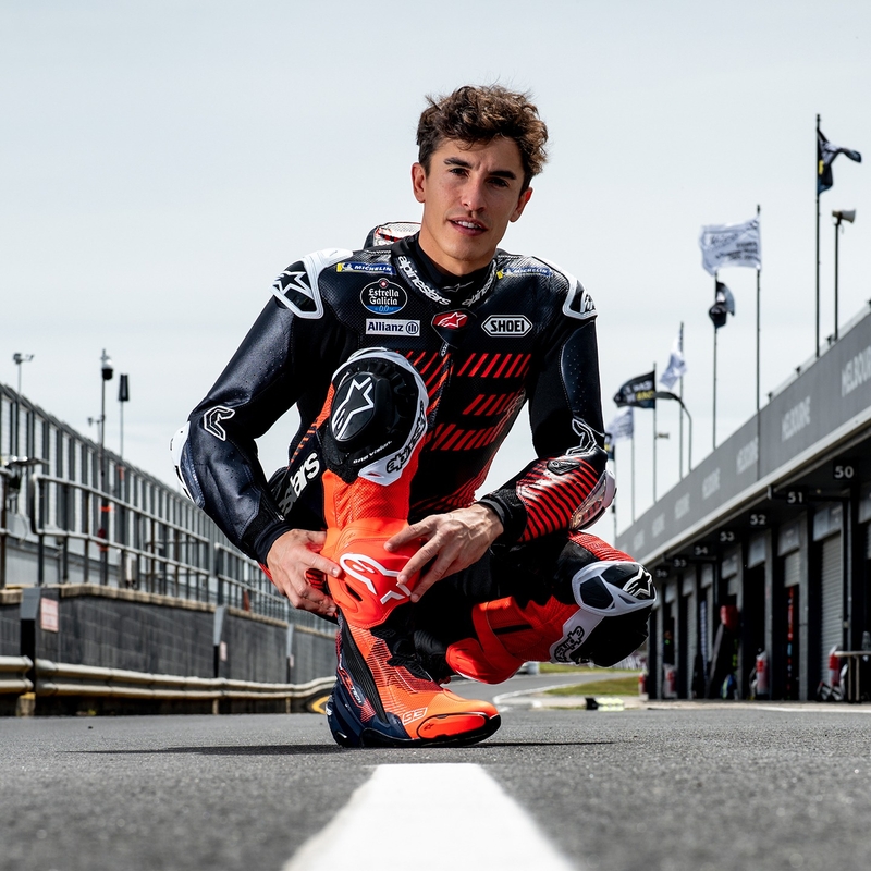 Topánky na motorku Alpinestars Supertech R Vented limitovaná edícia MM93 Marc Marquez fluo červeno-modro-čierne