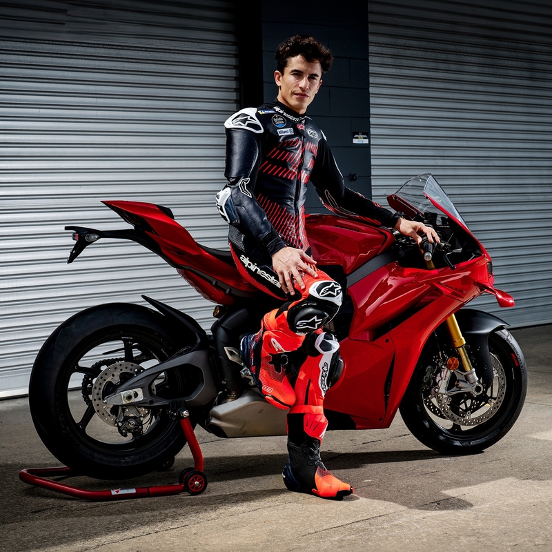 Topánky na motorku Alpinestars Supertech R Vented limitovaná edícia MM93 Marc Marquez fluo červeno-modro-čierne