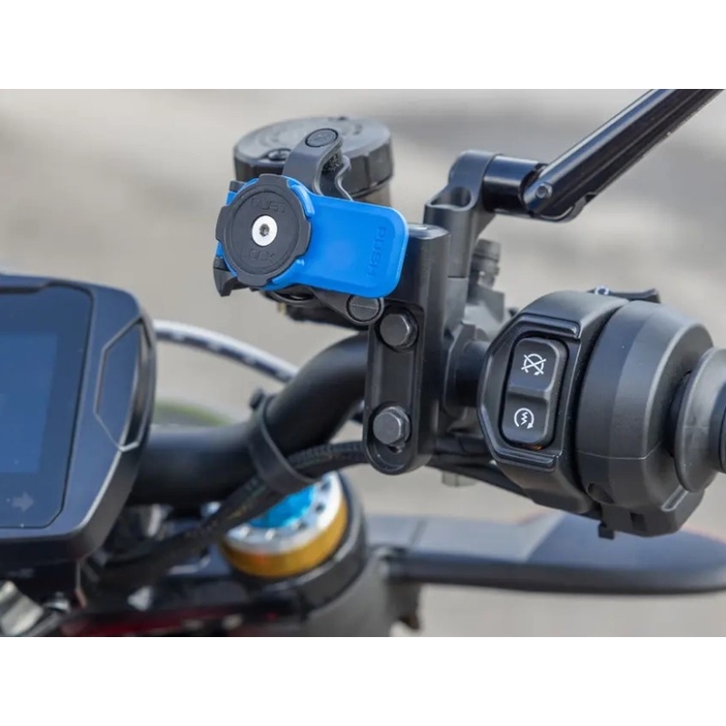 Základňa namontovaná v držiaku hlavného brzdového/spojkového valca Quad Lock® Motorcycle Clutch Mount