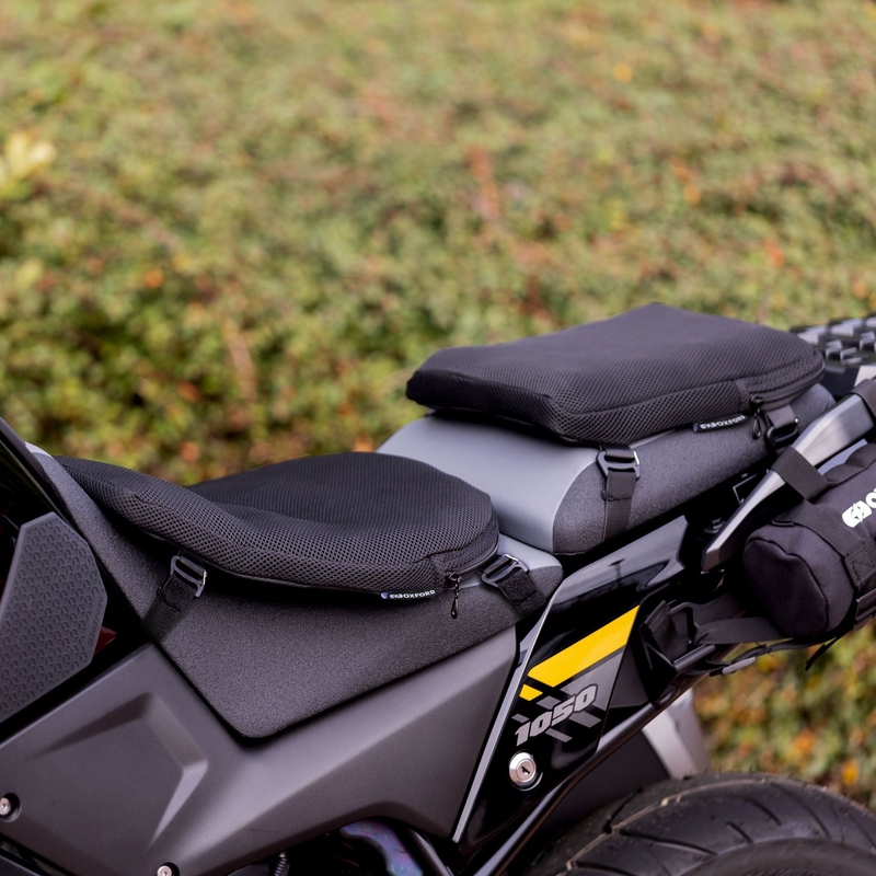 Dofukovacia podložka cez sedlo spolujazdca Oxford Air Seat Pillion and Enduro čierna