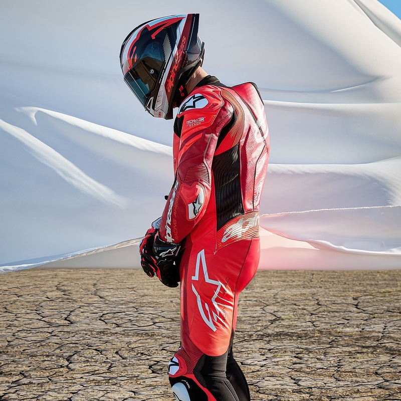 Jednodielna kožená kombinéza na motorku Alpinestars GP Plus V4 Sprint, Tech-air kompatibilná fluo červeno-červeno-bielo-čierna