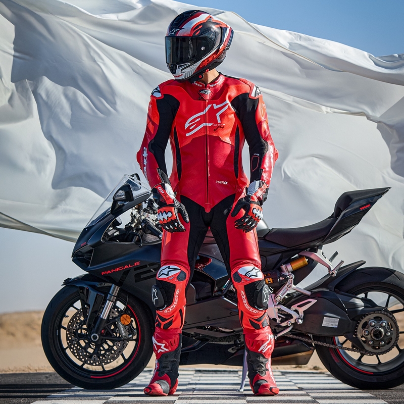 Jednodielna kožená kombinéza na motorku Alpinestars GP Plus V4 Sprint, Tech-air kompatibilná fluo červeno-červeno-bielo-čierna