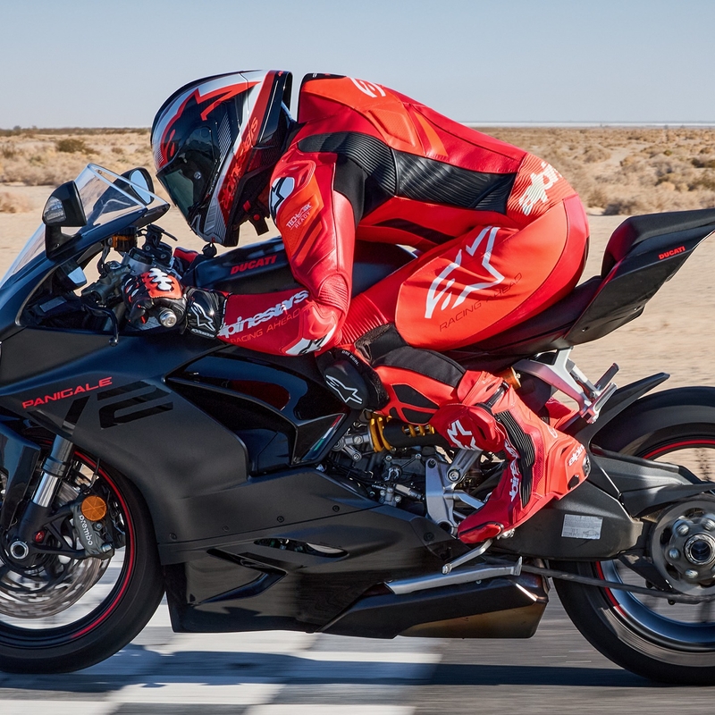 Jednodielna kožená kombinéza na motorku Alpinestars GP Plus V4 Sprint, Tech-air kompatibilná fluo červeno-červeno-bielo-čierna