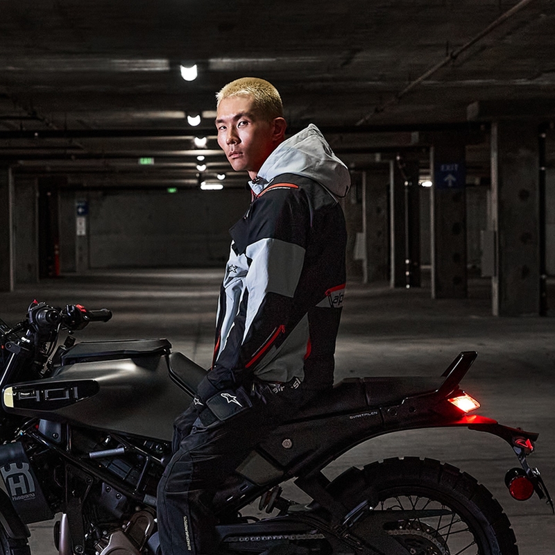 Bunda na motocykel Alpinestars MOGRESS AIR čierno-mandľovo-oranžová