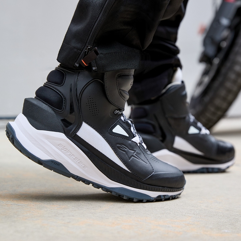 Motocyklová obuv Alpinestars Speedstreet čierno-biela