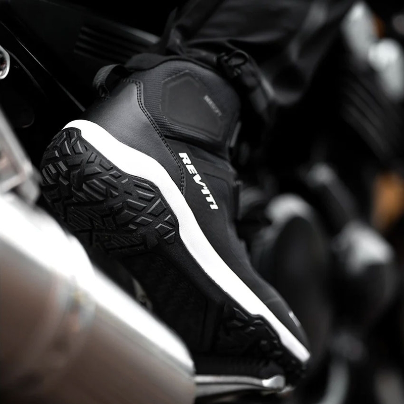 Motocyklová obuv Revit Breccia GTX čierna