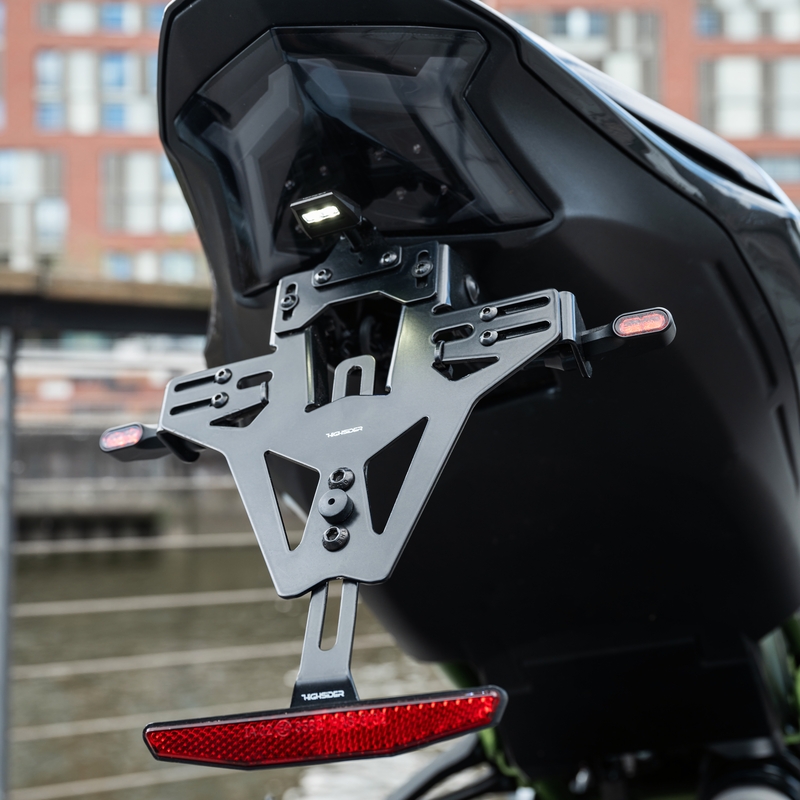 Držiak ŠPZ s osvetlením Highsider Akron RS PRO Kawasaki Ninja 125, Z 125 čierny