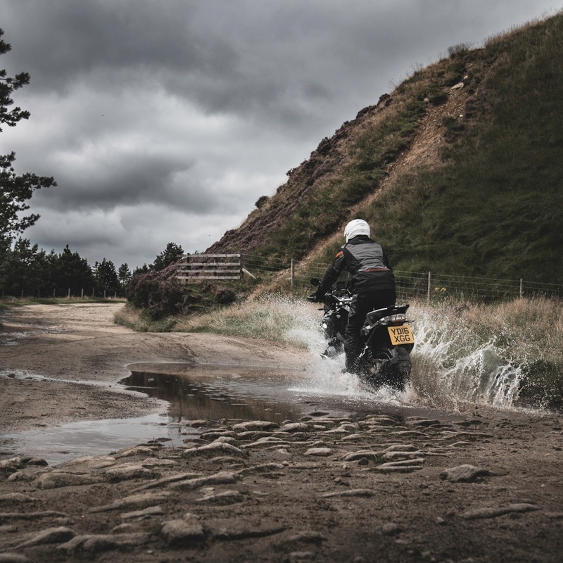 Bunda na motorku Oxford Montreal 4.0 Dry2Dry™ čierno-šedo-červená