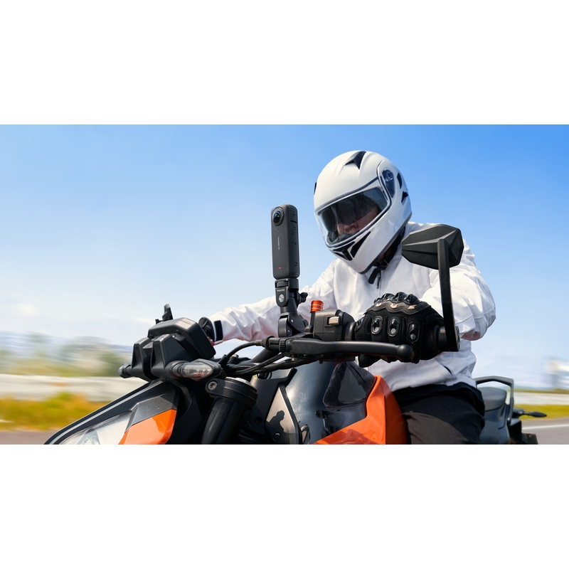 Akčná kamera Insta360 X4 Motorcycle Bundle čierna
