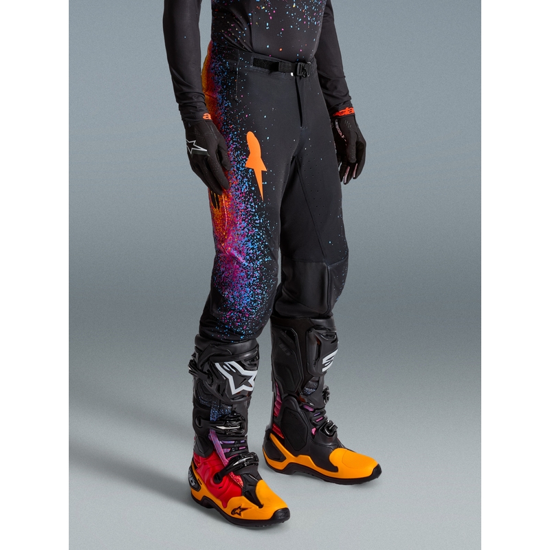 Motokrosové nohavice Alpinestars Supertech limitovaná edícia Black Hole čierno-farebné
