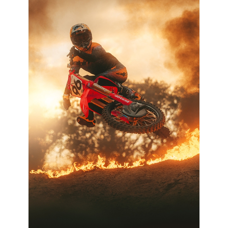 Motokrosová prilba Alpinestars Supertech S-M10 limitovaná edícia Black Hole čierno-farebná