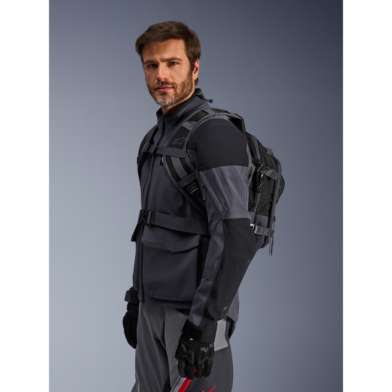 Batoh na motorku Alpinestars AT-15 čierno-sivý 15 l
